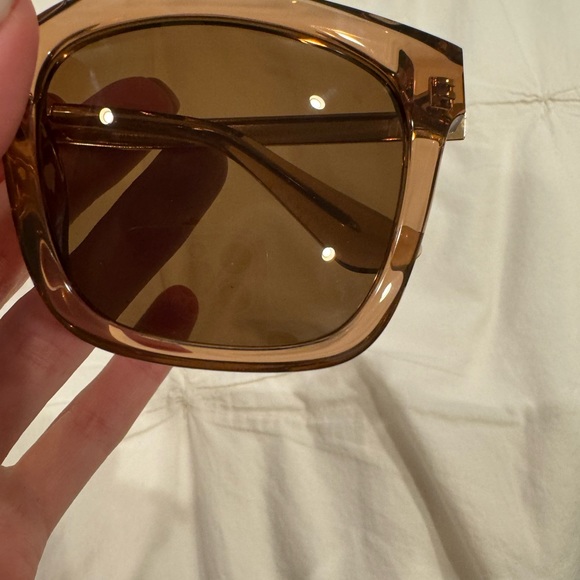 DIFF Eyewear BELLA Polarized Sunglasses in Café Ole Brown - Picture 8 of 11